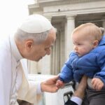 Papa: a Igreja é humana e divina, sinal visível da ação de Cristo na história – Vatican News