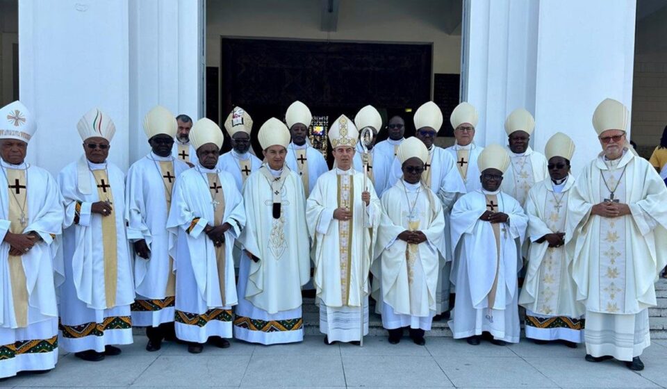 Bispos CEM: “Desalento e desconfiança abrem espaço a uma política de manipulação” – Vatican News